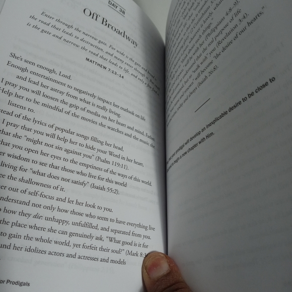 🏖 Prayers for Prodigals 90 Days of Prayer for Your Child by James Banks NIB - Picture 3 of 3